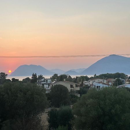 Δωματιο Με Ησυχία Και Θέα Patras Exteriör bild