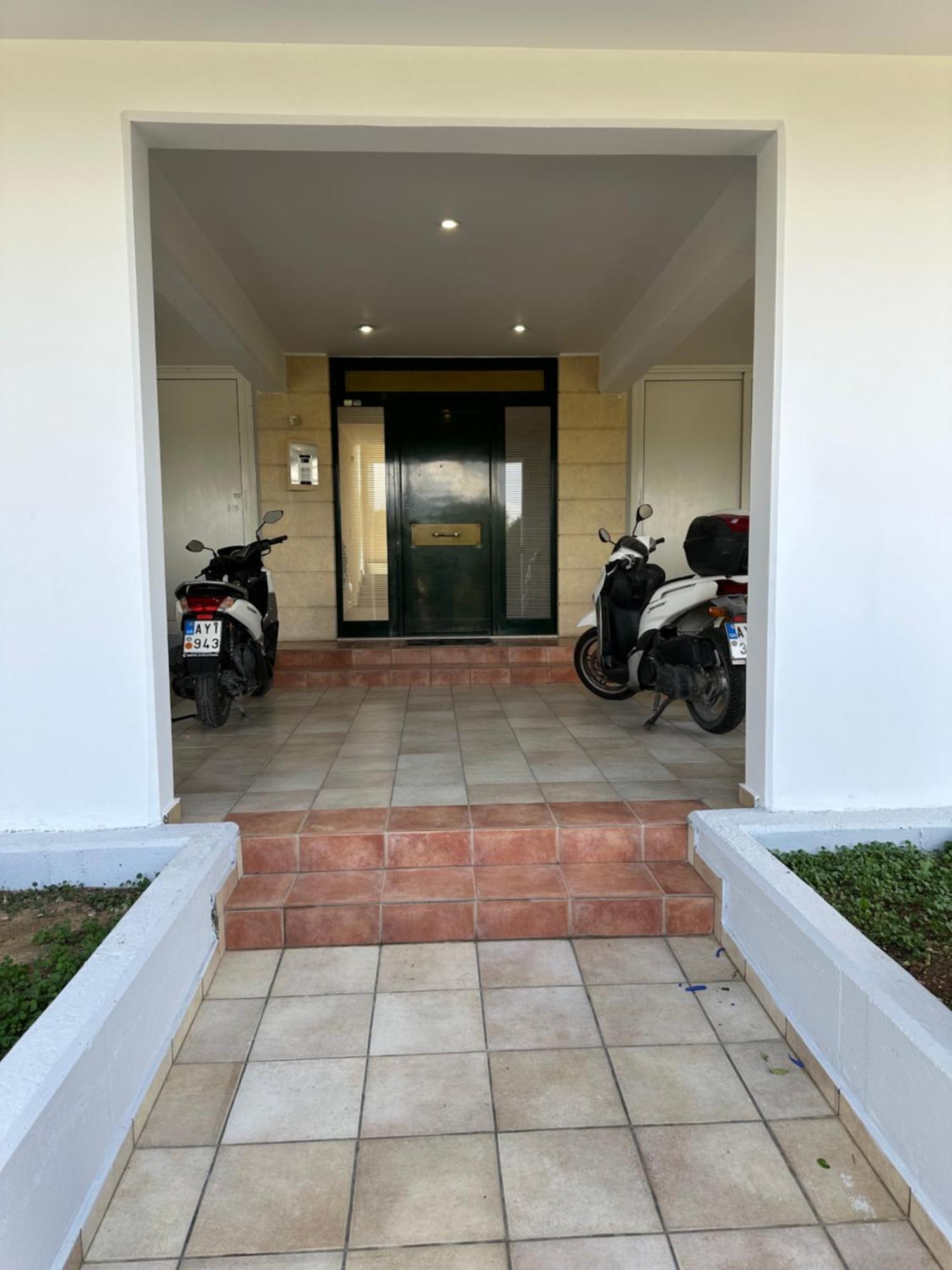 Δωματιο Με Ησυχία Και Θέα Patras Exteriör bild